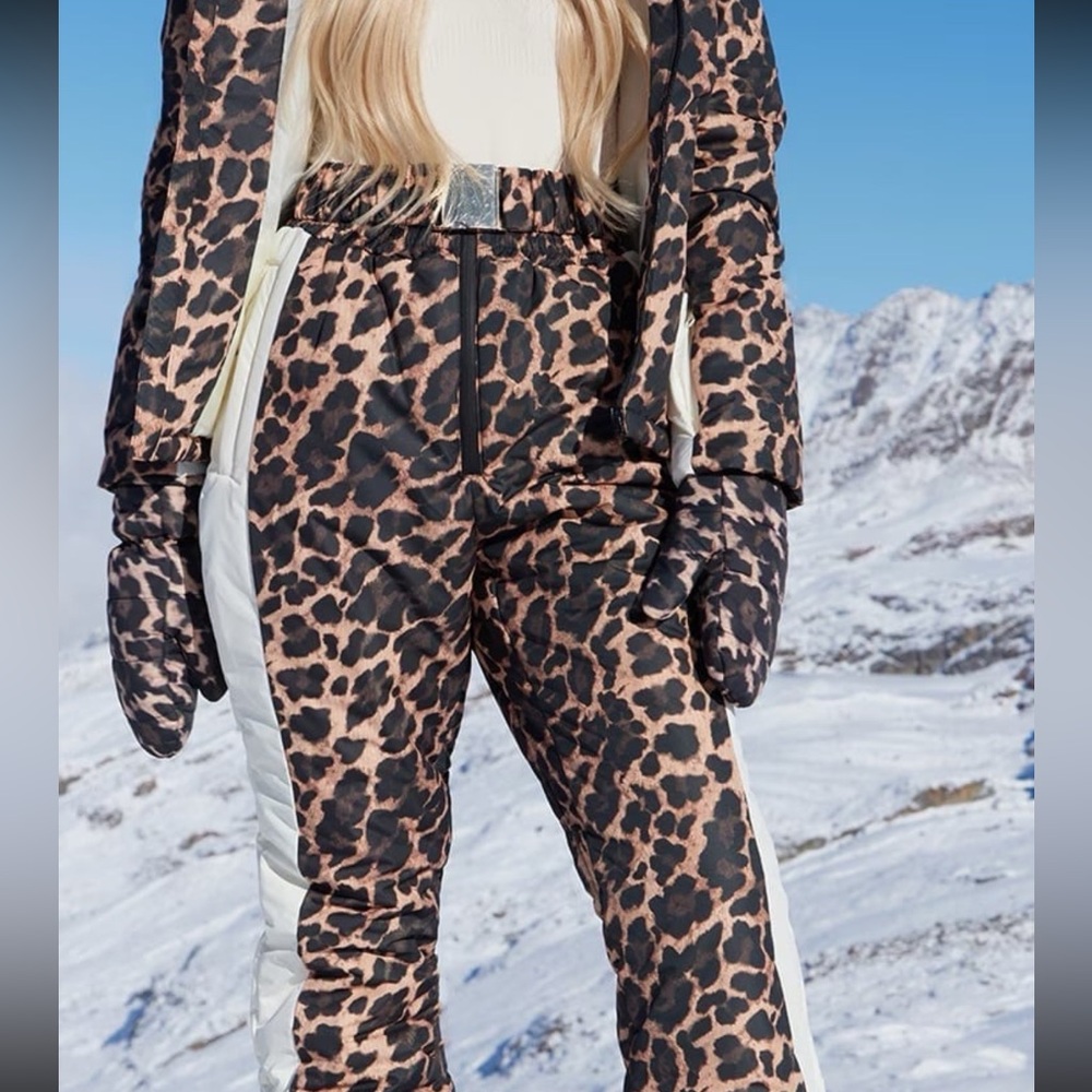 PrettyLittleThing leopard belted ski pants